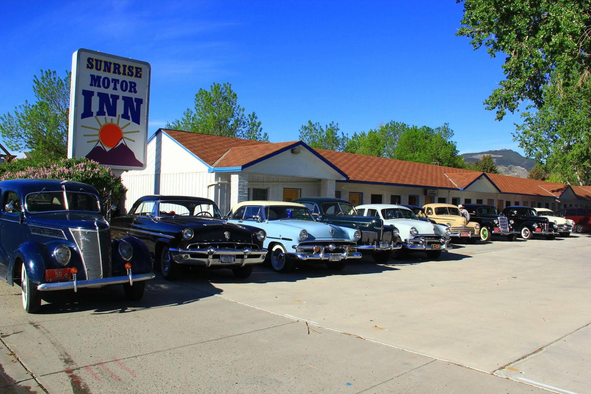 Sunrise Motor Inn Cody Exterior photo